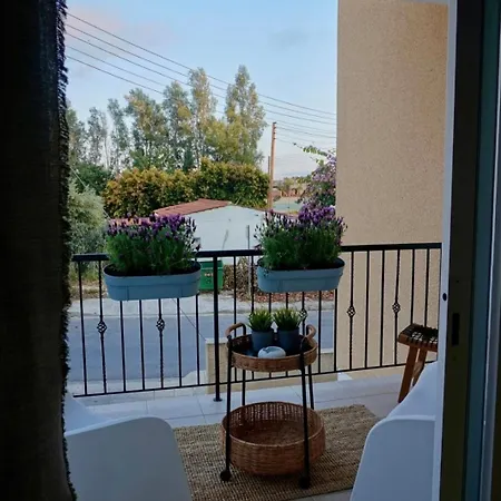 Exquisite Melanos Appartement