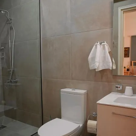 Exquisite Melanos Appartement *