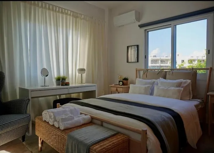 Exquisite Melanos Lejlighed Klorakas