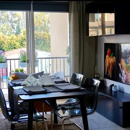 Exquisite Melanos Apartment *