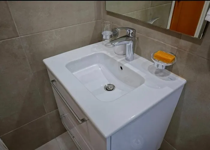 Exquisite Melanos Apartmán *