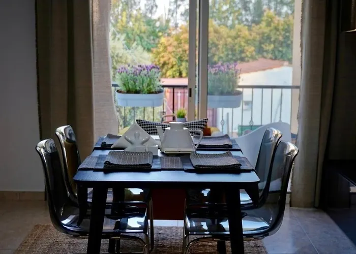 Exquisite Melanos Apartament *