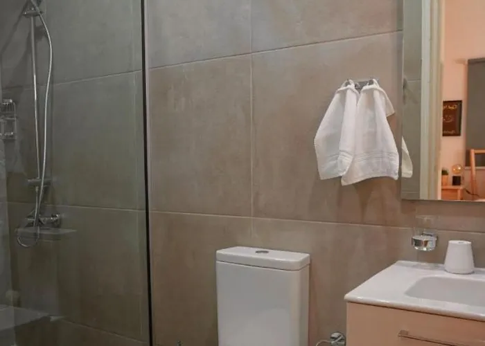 Exquisite Melanos Apartament *